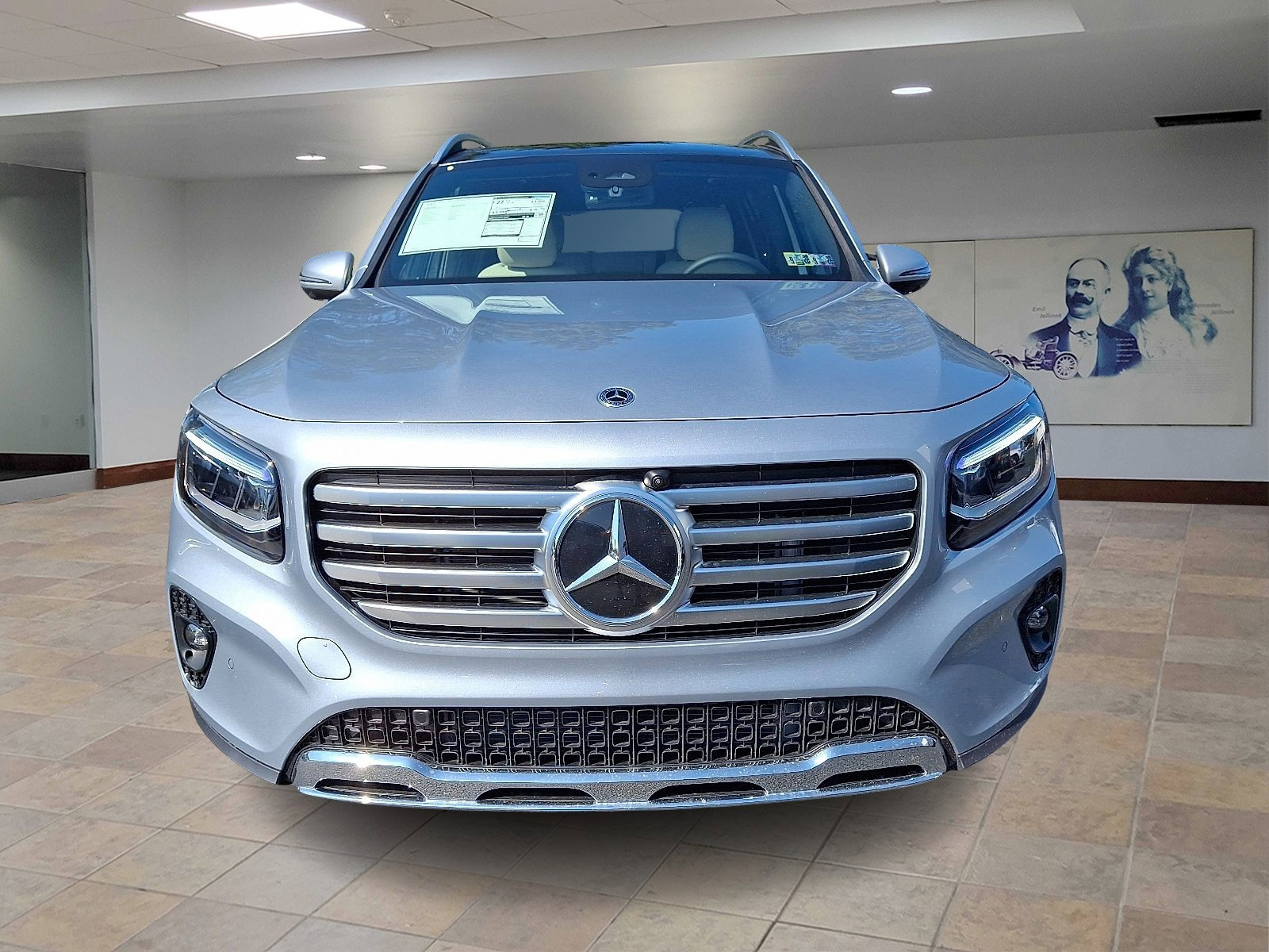 2026 Mercedes Benz GLB 250 4MATIC photo 2