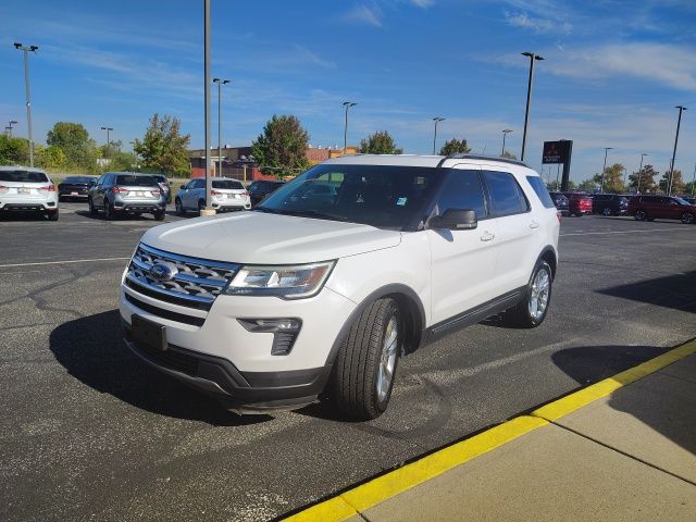 2019 Ford Explorer XLT photo 3