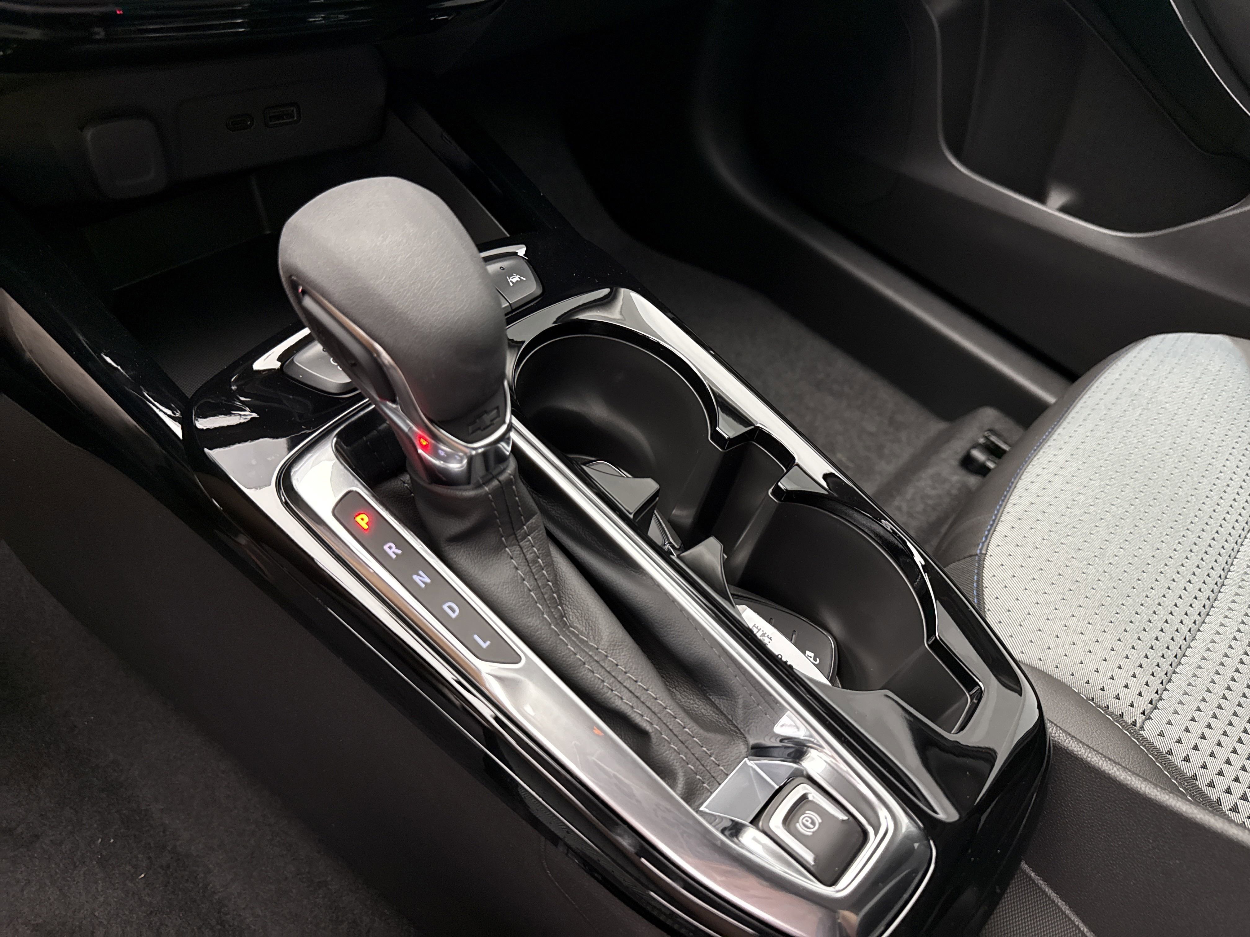 2025 Chevrolet Trax LT photo 29