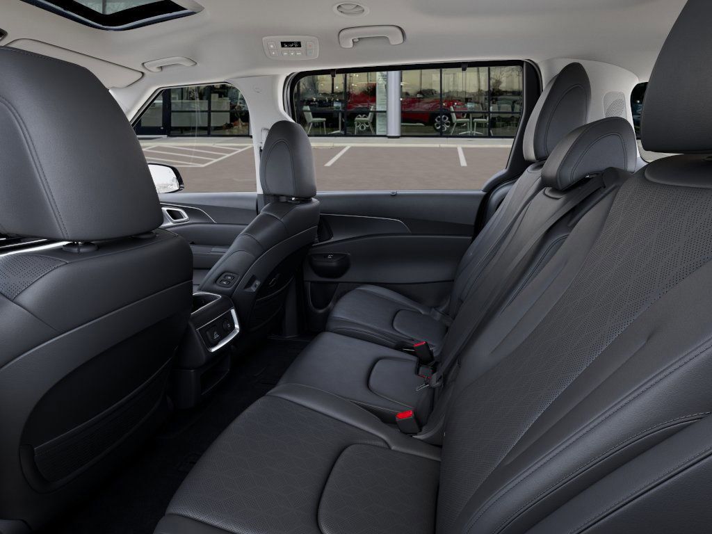 2026 Kia Carnival SX photo 18