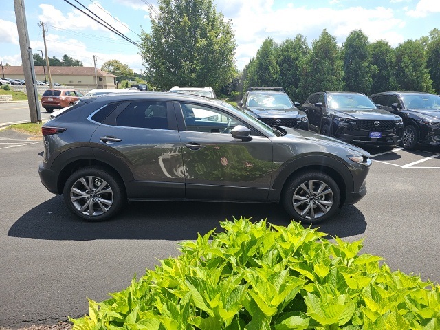 2025 Mazda CX-30 2.5 S Preferred photo 2