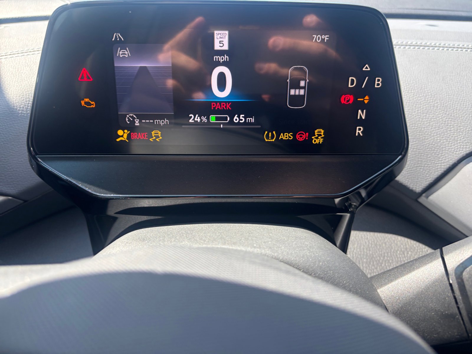 2025 Volkswagen ID.4 Pro photo 16