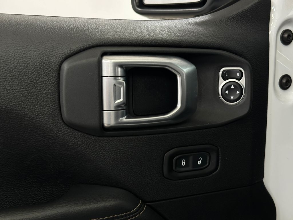 2020 Jeep Gladiator Overland photo 17