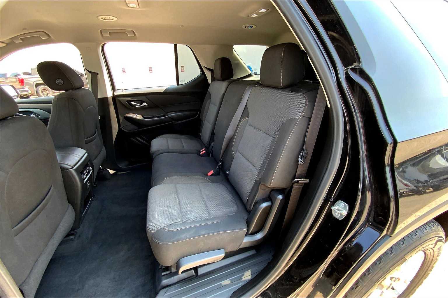 2020 Chevrolet Traverse LS photo 17