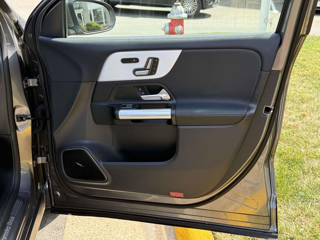 2025 Mercedes Benz GLA 250 4MATIC photo 17