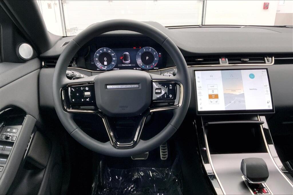 2026 Land Rover Range Rover Evoque Dynamic SE photo 3