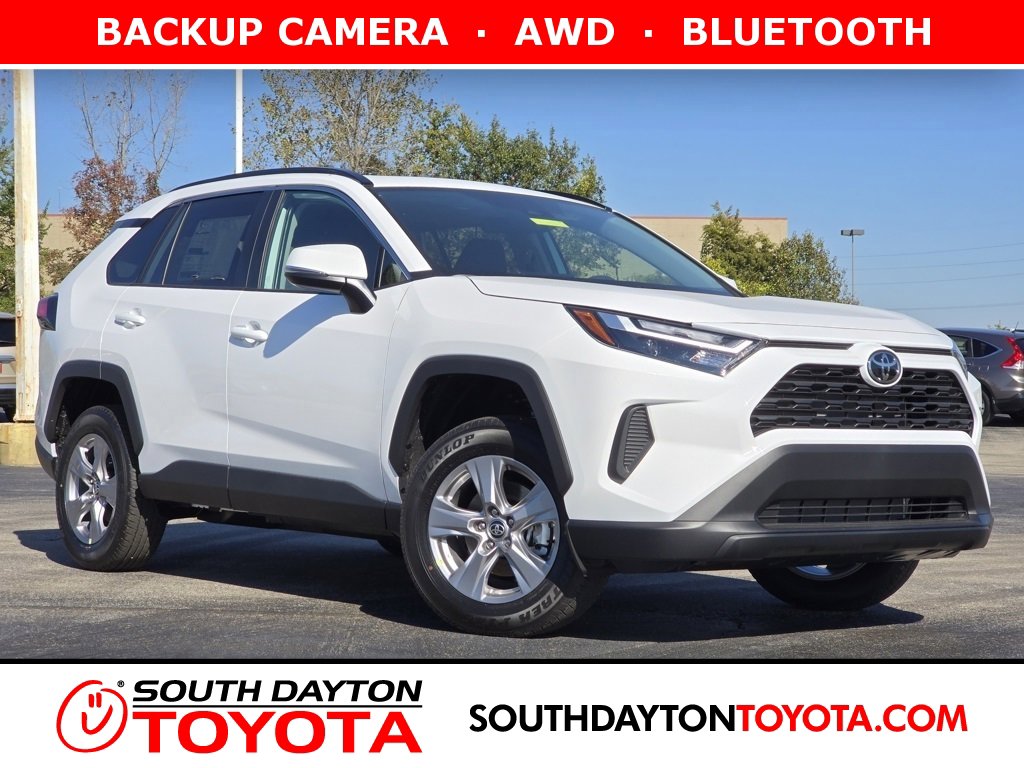 2025 Toyota RAV4 XLE's photo