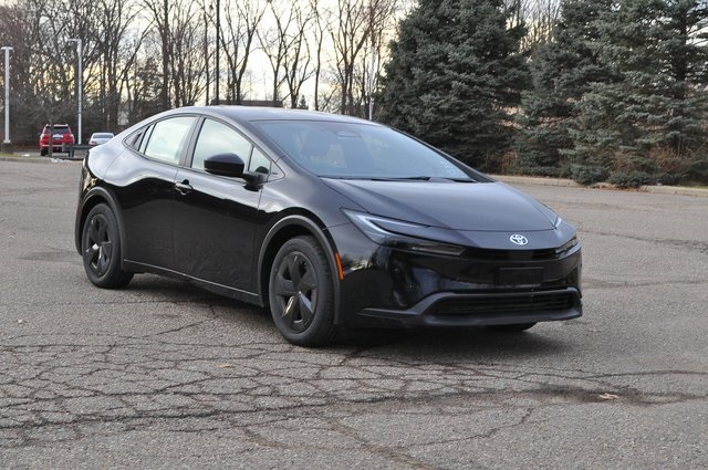 2026 Toyota Prius LE's photo