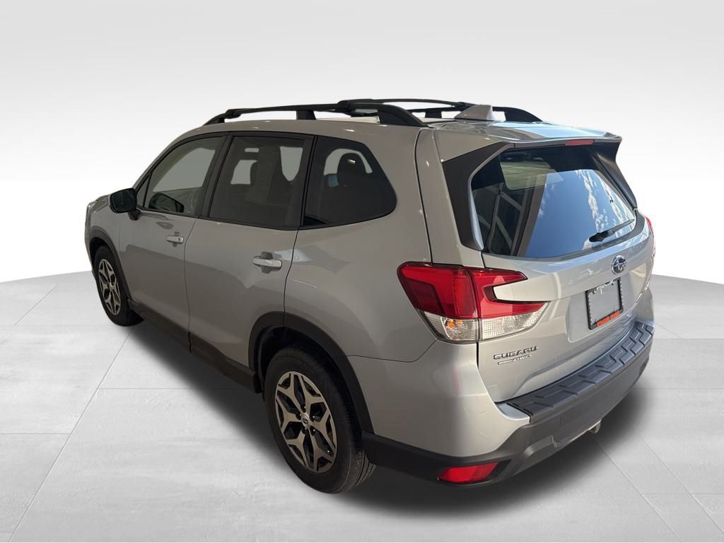 2019 Subaru Forester Premium photo 2