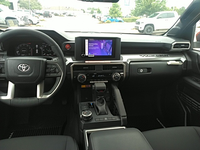 2025 Toyota Tacoma Off-Road TRD photo 3