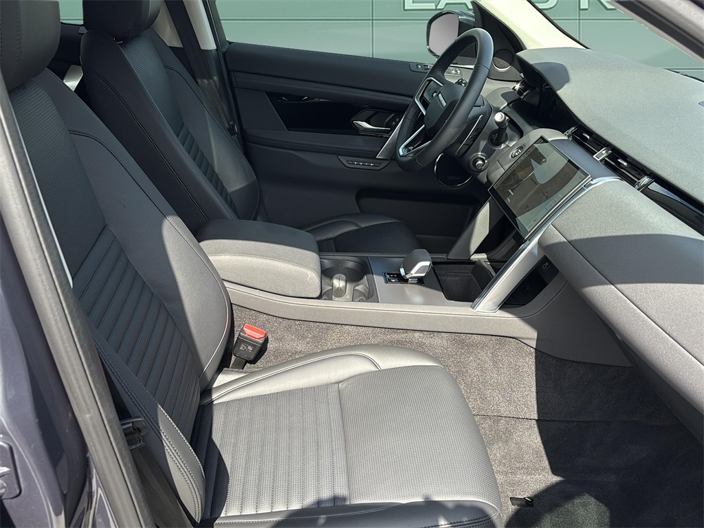 2025 Land Rover Discovery Sport S photo 9