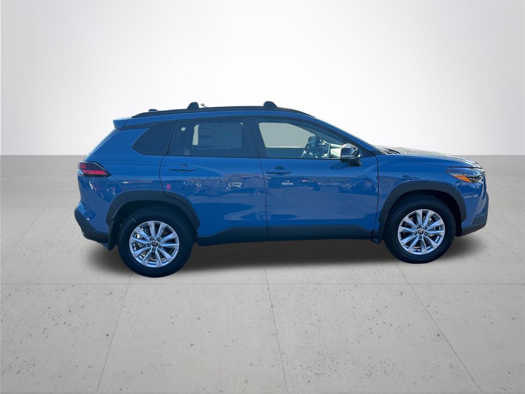 2026 Toyota Corolla Cross LE photo 6