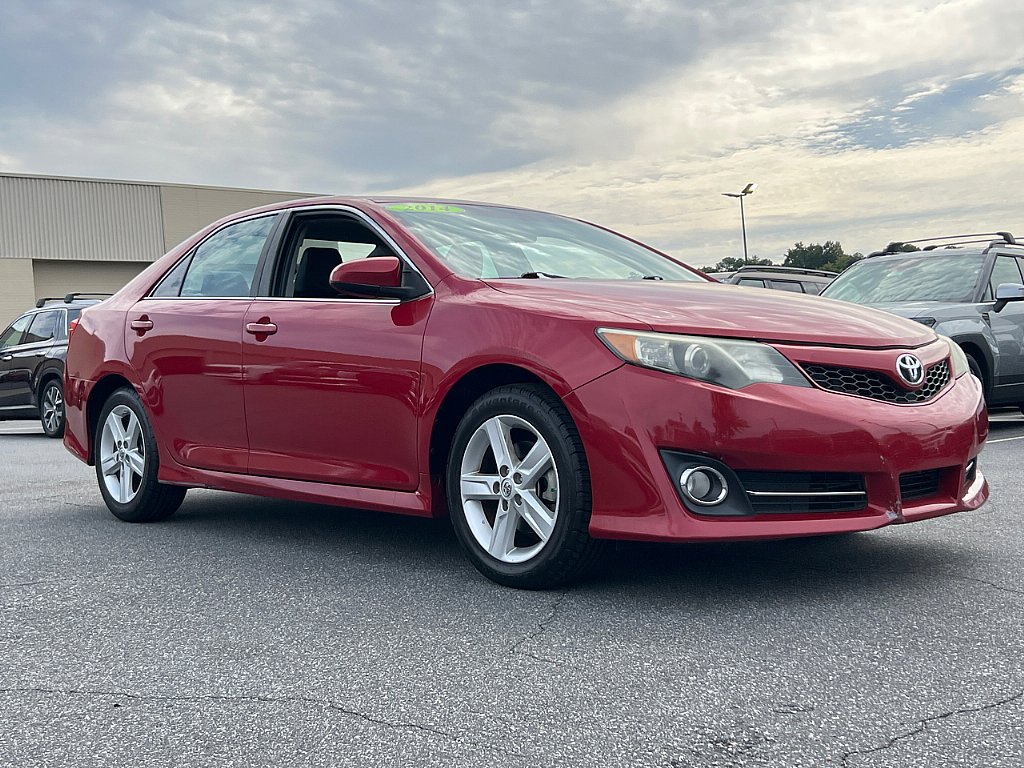 2014 Toyota Camry L photo 2