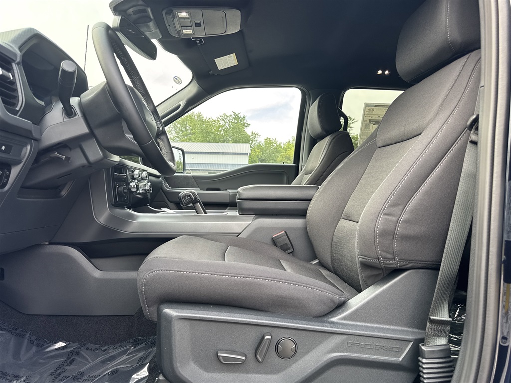 2025 Ford F-150 XLT photo 21
