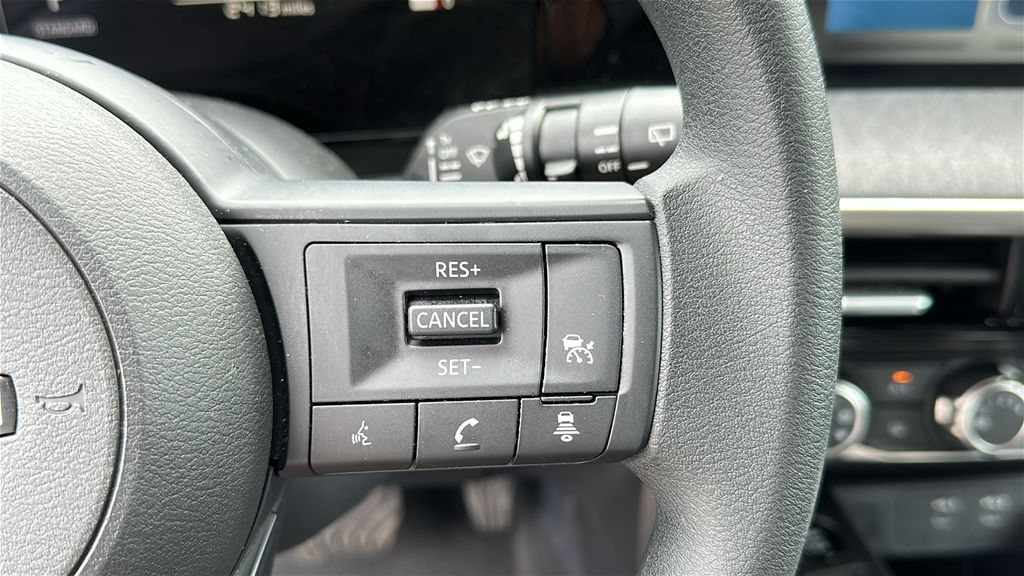 2025 Nissan Kicks SV photo 13