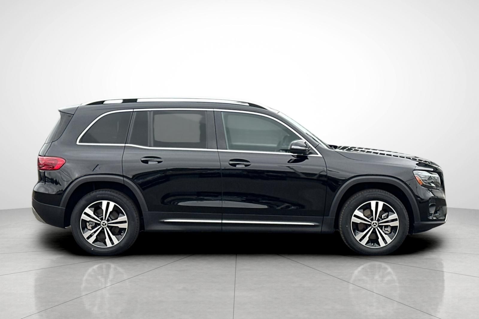 2025 Mercedes Benz GLB 250 photo 25