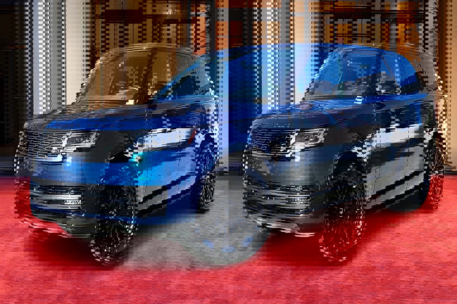 2025 Land Rover Range Rover SE's photo