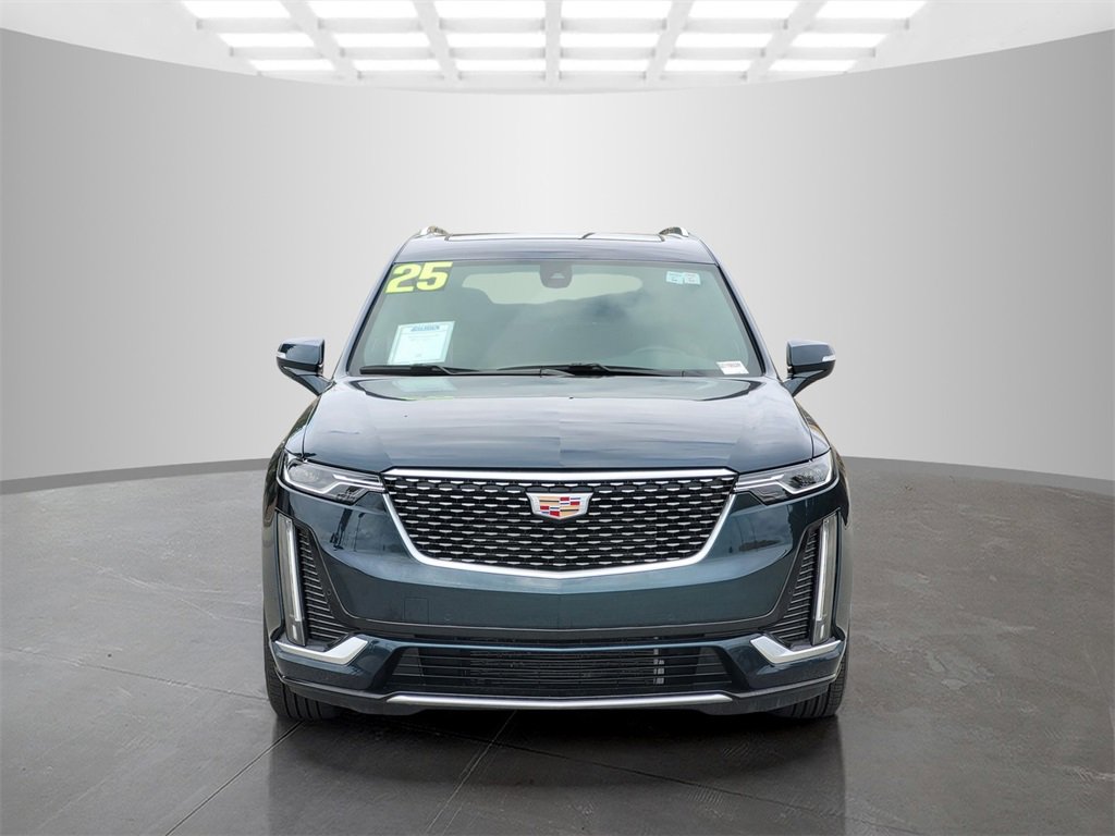 2025 Cadillac XT6 Premium Luxury photo 2