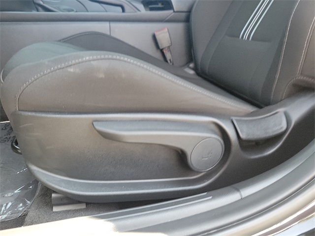 2023 Hyundai Elantra SEL photo 18