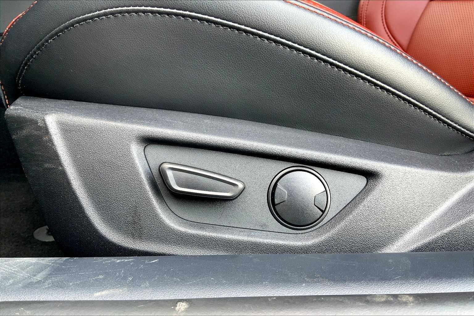 2024 Ford Mustang EcoBoost Premium photo 32