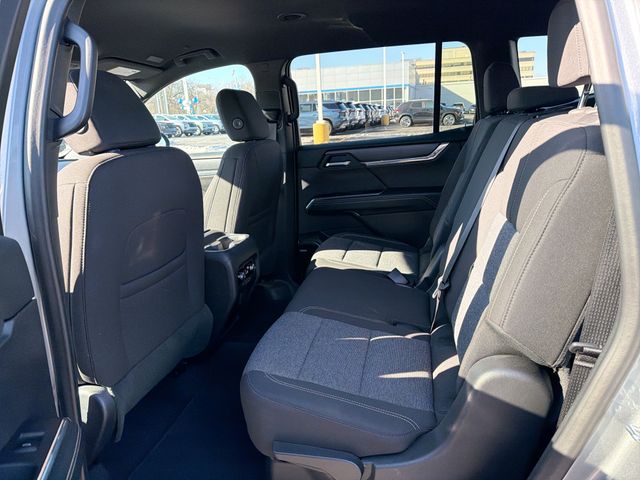 2025 GMC ACADIA - Image 21