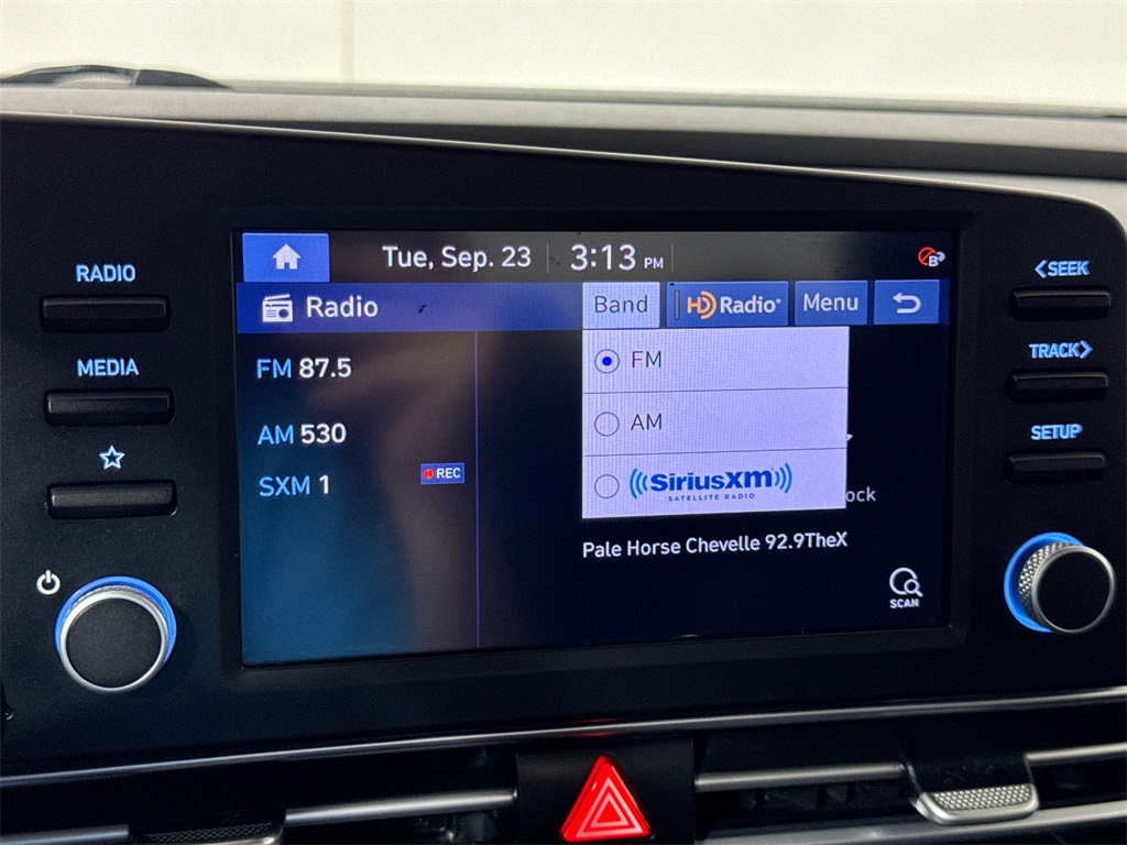 2022 Hyundai Elantra SEL photo 24