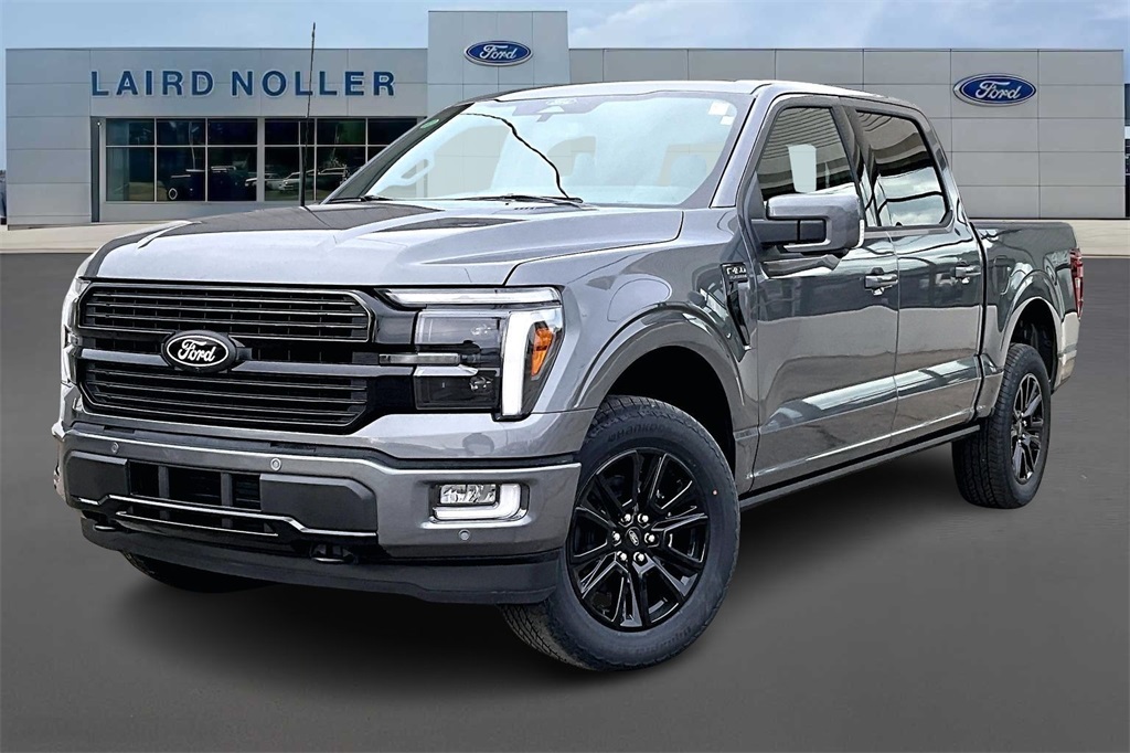 2025 Ford F-150 Platinum's photo