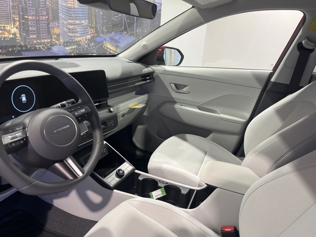 2025 Hyundai Kona SEL photo 8