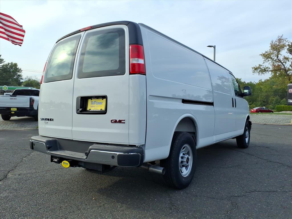 2025 Gmc Savana Cargo 3500 photo 4