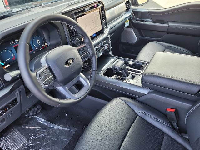 2025 Ford F-150 Lariat photo 2