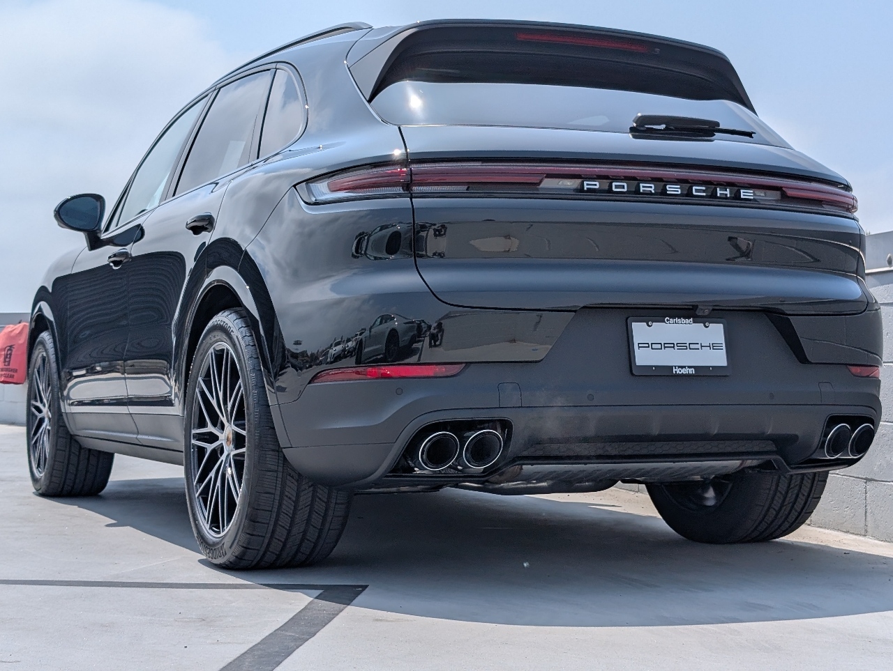 2025 Porsche Cayenne photo 3