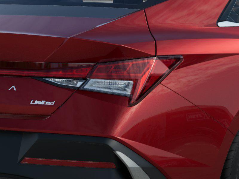2025 Hyundai Elantra Limited photo 10