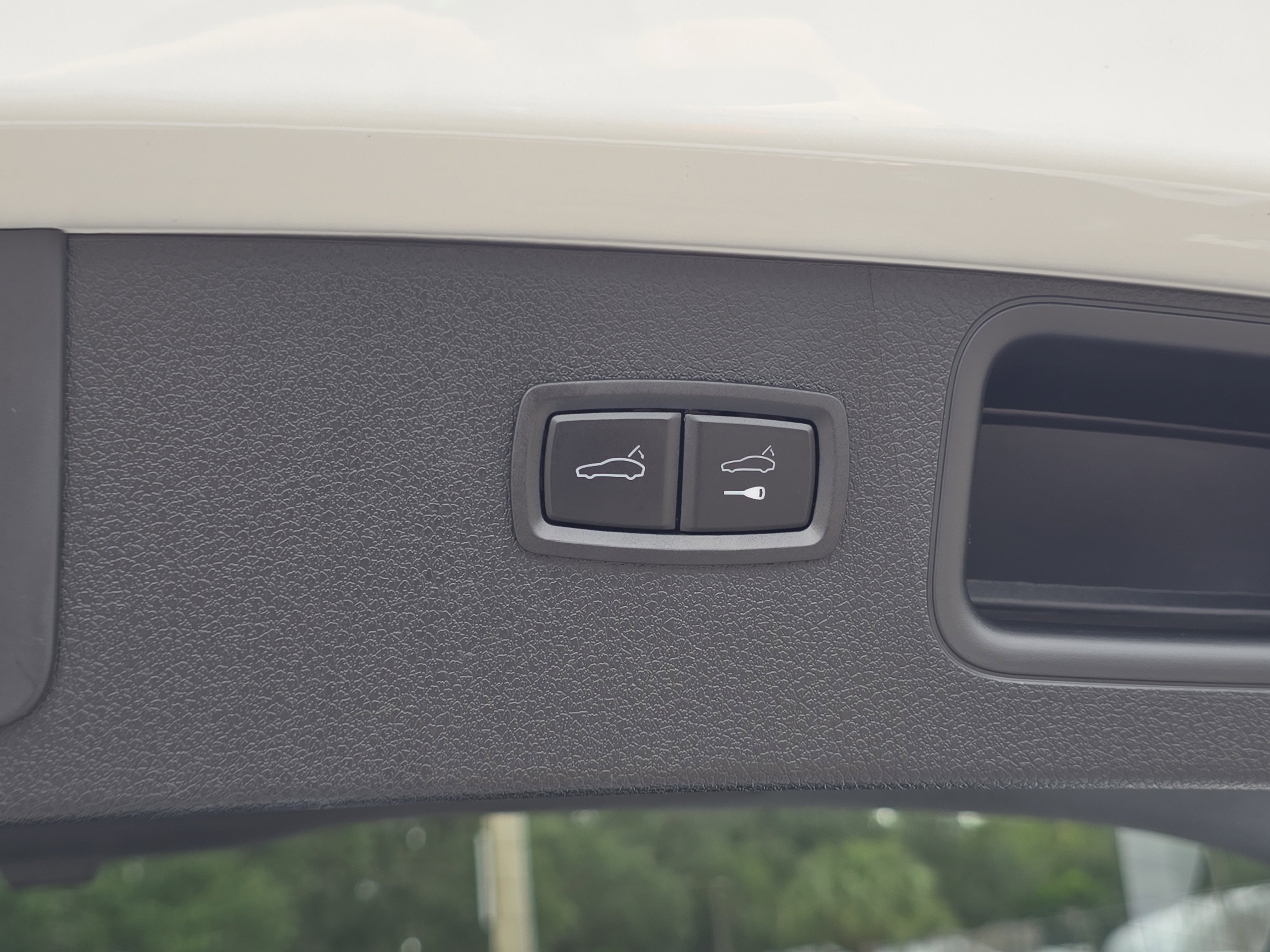 2023 Porsche Macan S photo 4