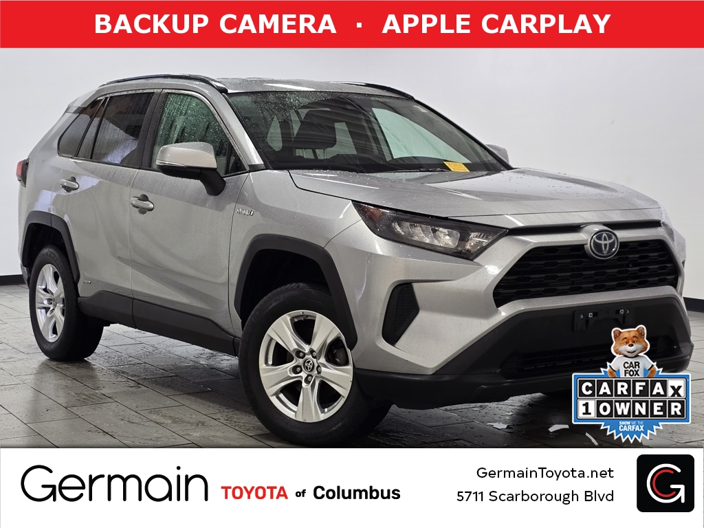 2021 Toyota RAV4 LE's photo