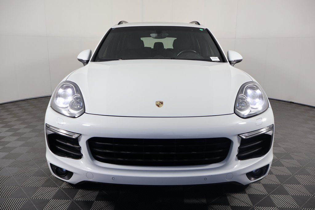 2018 Porsche Cayenne Base Platinum Edition photo 2