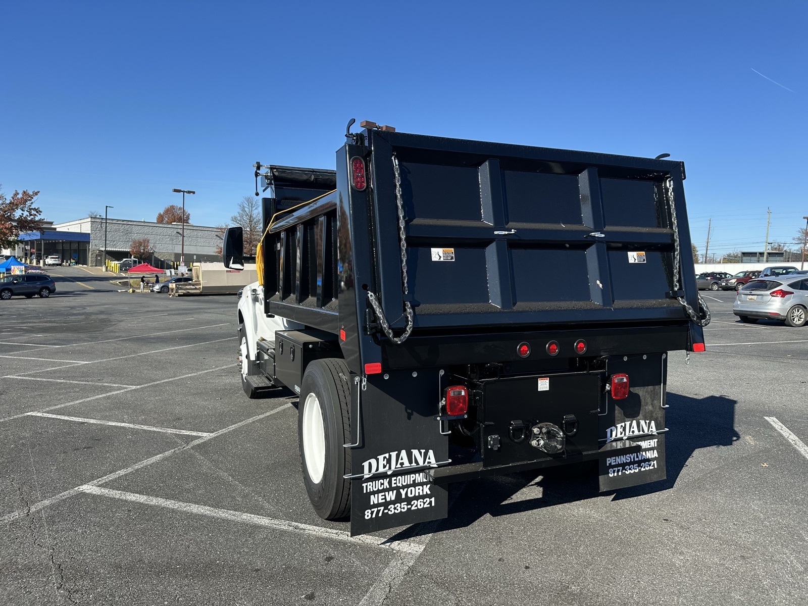 2025 Ford F-650 Base photo 2