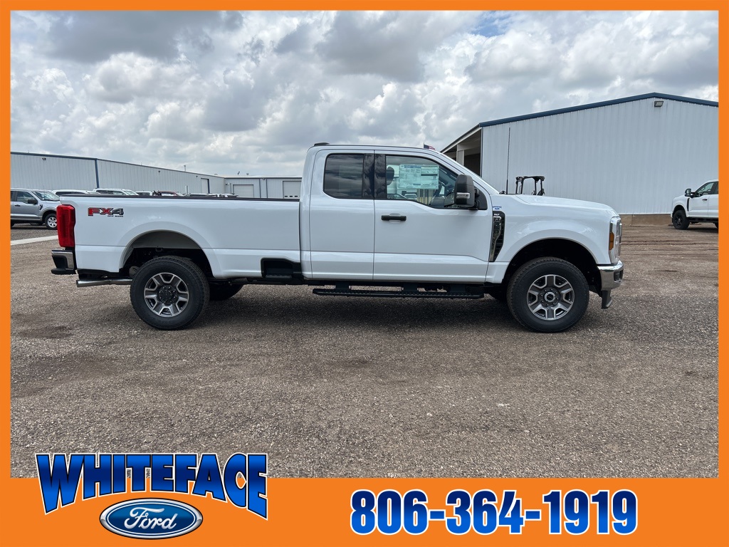 2025 Ford F-350 XLT photo 8