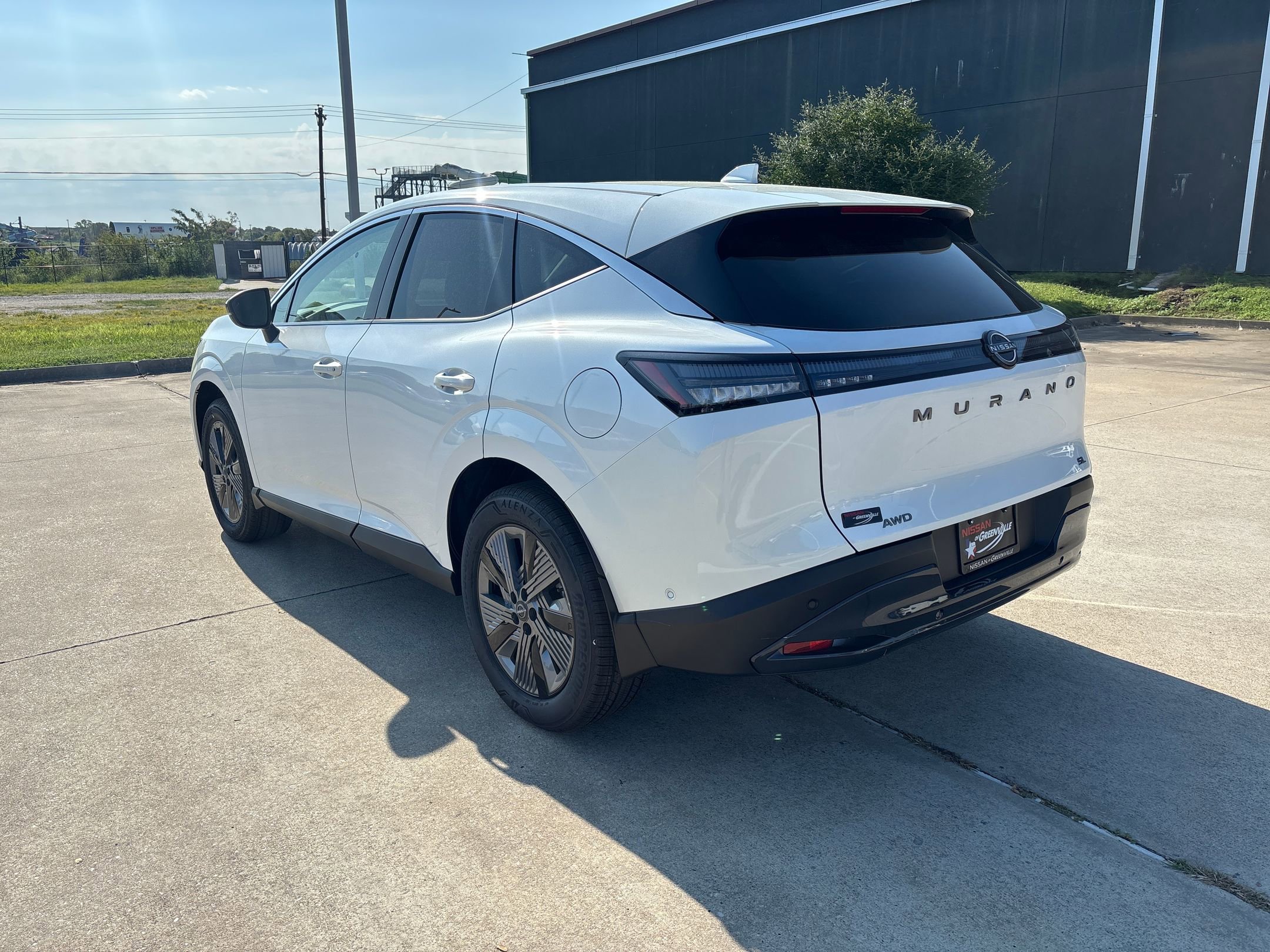 2025 Nissan Murano SL photo 2