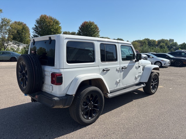 2023 Jeep Wrangler Sahara 4xe photo 3