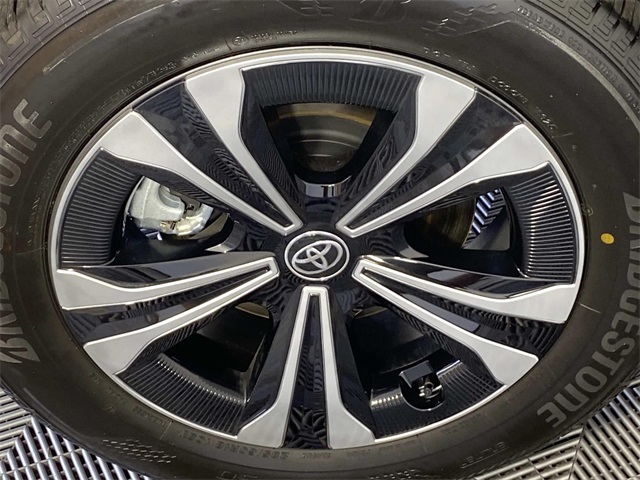 2025 Toyota bZ4X XLE photo 27
