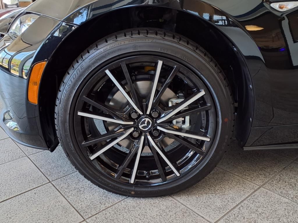 2025 Mazda MX-5 Miata Miata RF Grand Touring photo 4