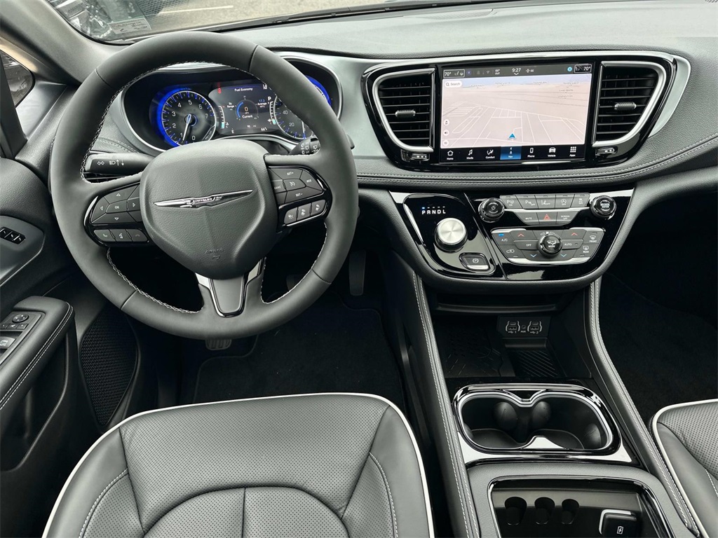 2025 Chrysler Pacifica Limited photo 18
