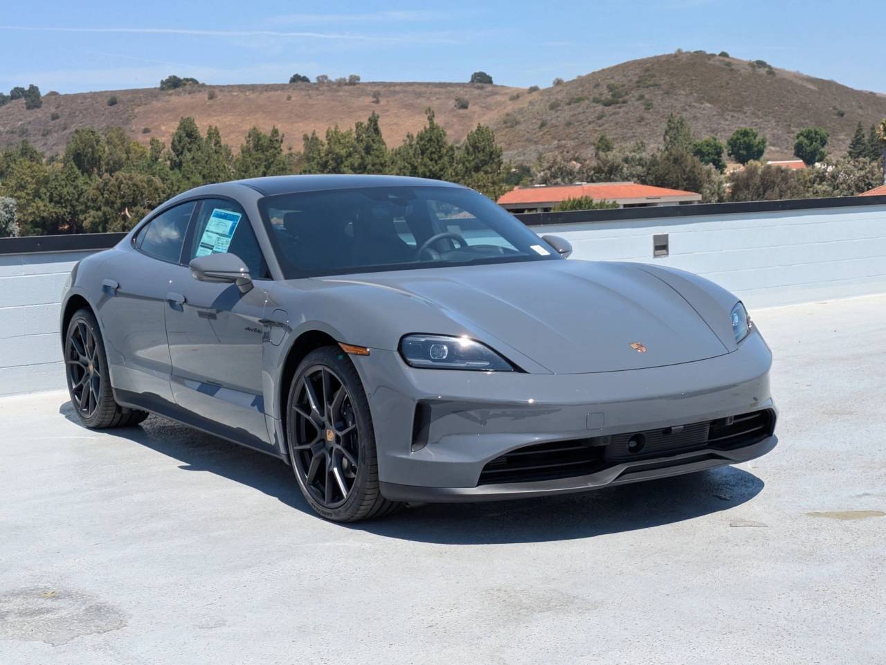 2025 Porsche Taycan 4 photo 7