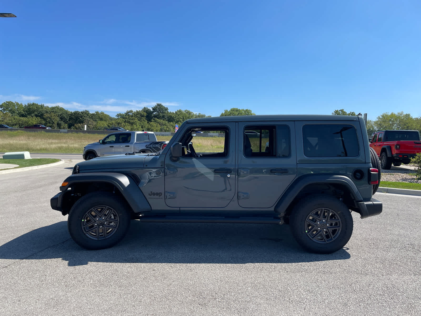 2025 Jeep Wrangler Sport S photo 5