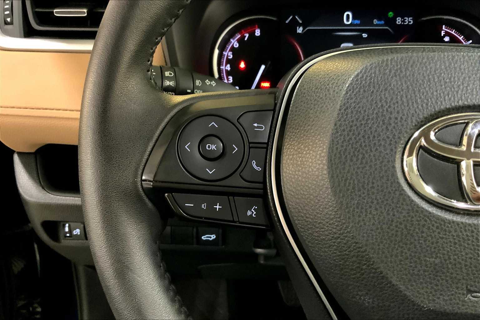 2024 Toyota RAV4 XLE Premium photo 22