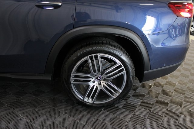 2026 Mercedes Benz GLS 450 4MATIC photo 9