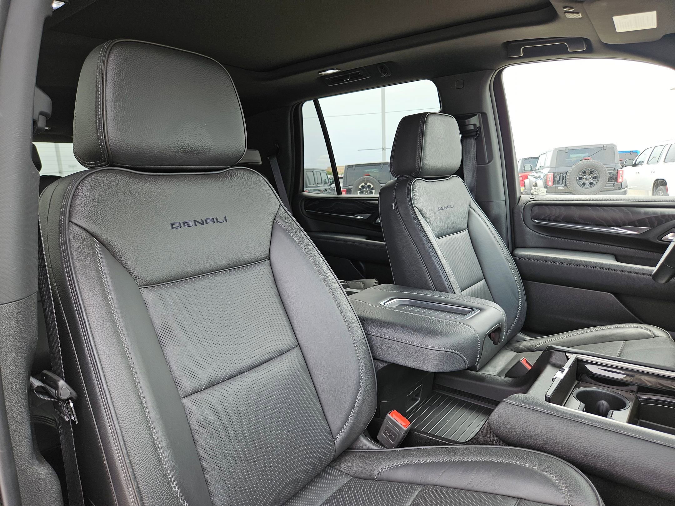 2024 Gmc Yukon Denali photo 27