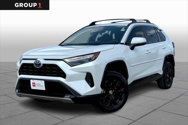 2024 Toyota RAV4 SE's photo