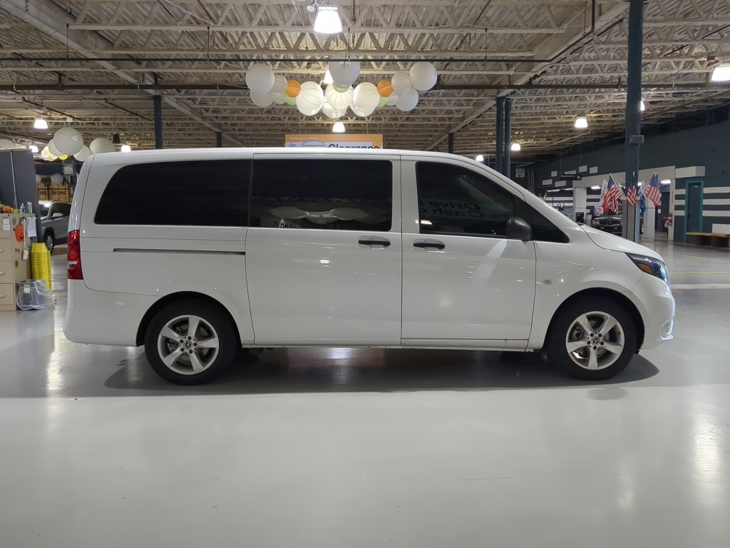2023 Mercedes Benz Metris Passenger Van photo 4