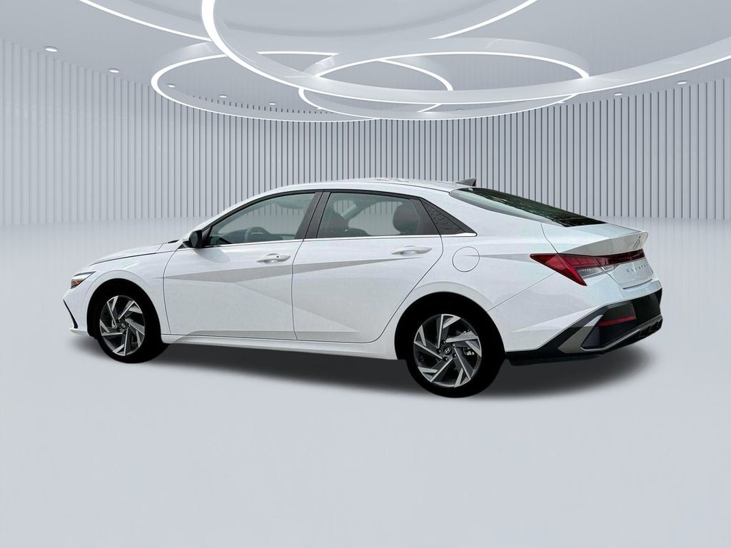 2025 Hyundai Elantra SEL Convenience photo 4